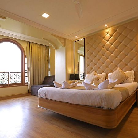 Gulf Hotel - Near Taj Hotel Colaba Mumbai  Kamer foto