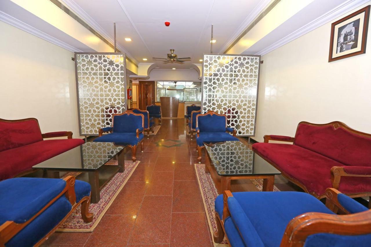 Gulf Hotel - Near Taj Hotel Colaba Mumbai  Buitenkant foto