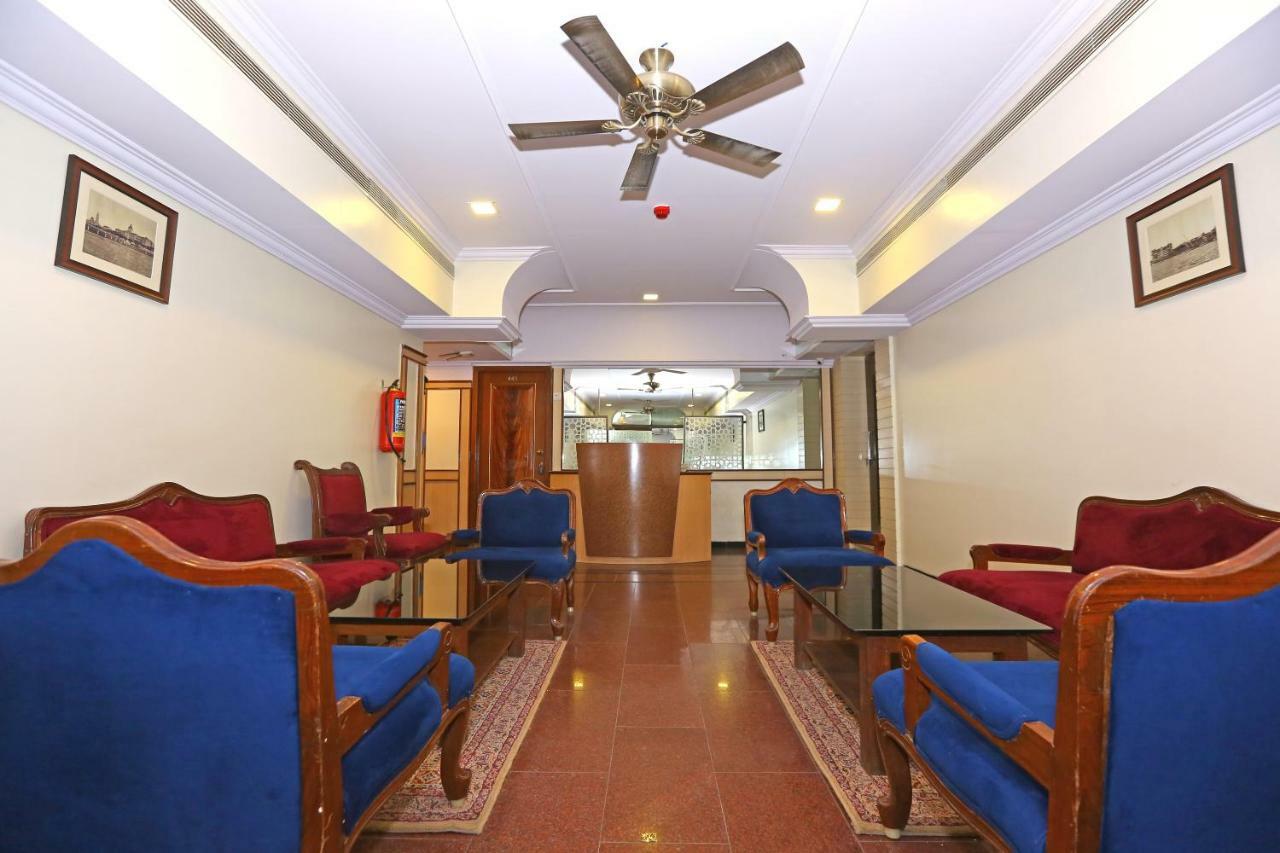 Gulf Hotel - Near Taj Hotel Colaba Mumbai  Buitenkant foto