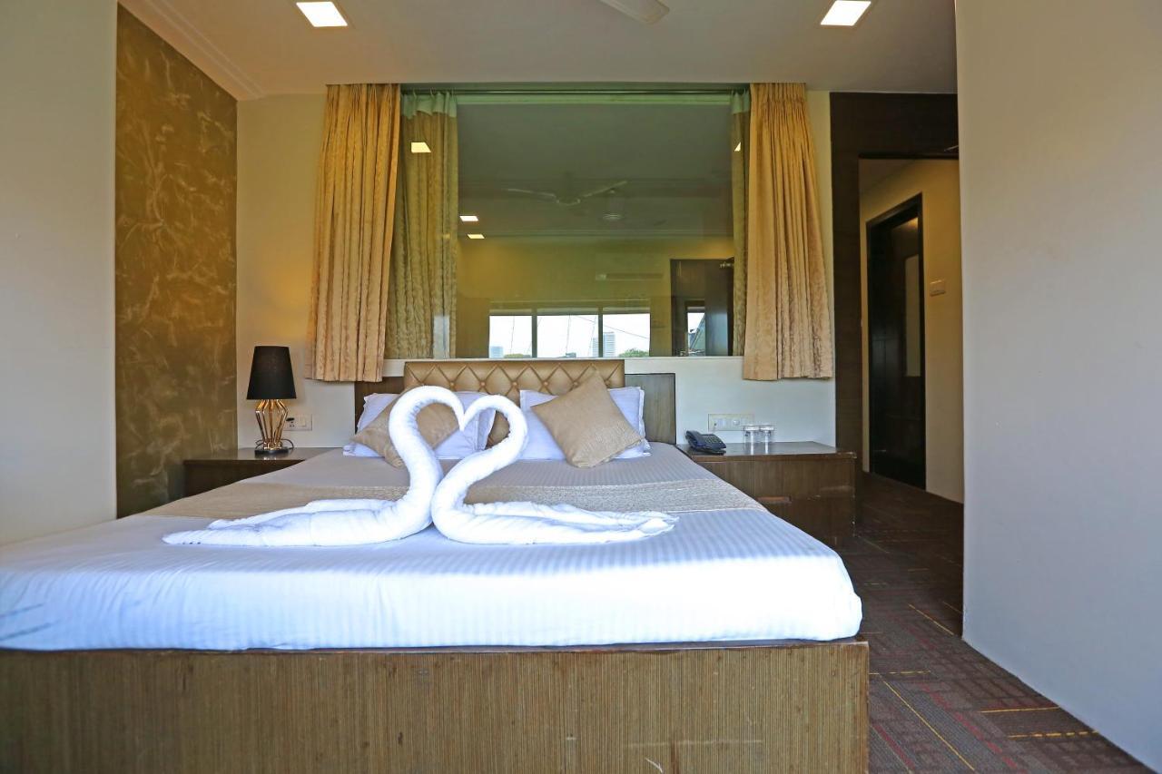 Gulf Hotel - Near Taj Hotel Colaba Mumbai  Buitenkant foto