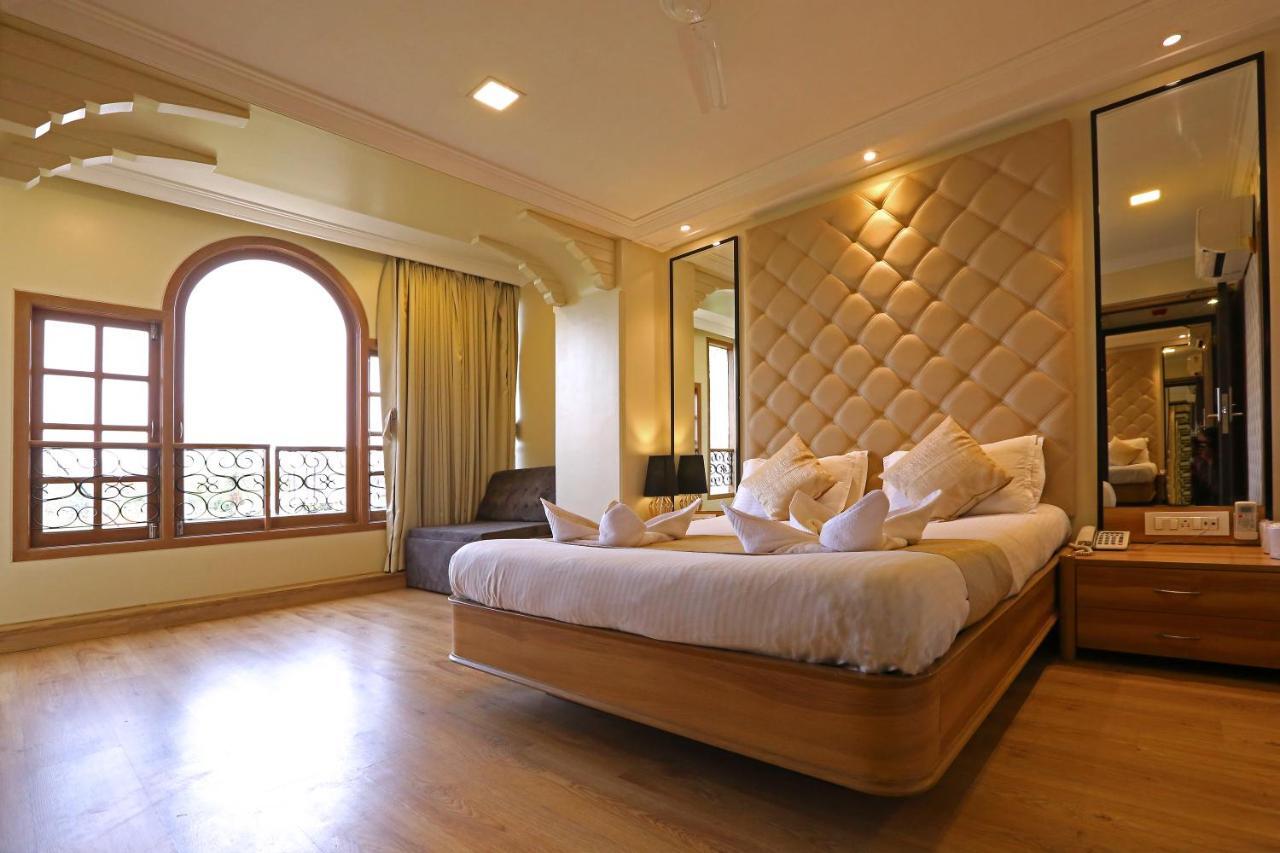 Gulf Hotel - Near Taj Hotel Colaba Mumbai  Kamer foto